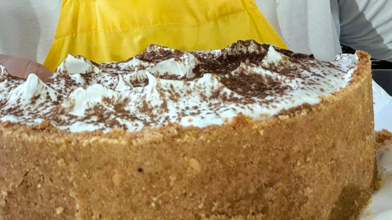 Banoffee Torta de Banana com Doce de Leite e Chantilly